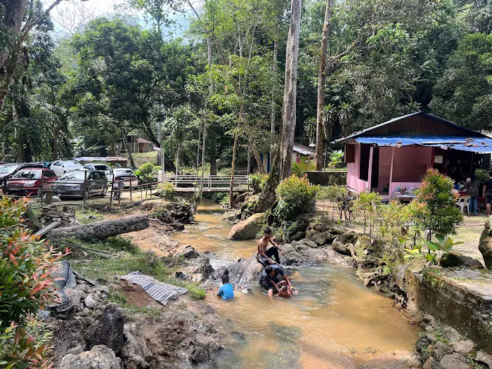 Fariha Waterfall Picture 10