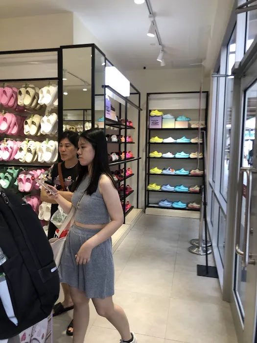 Crocs Outlet @ Genting Highlands Premium Outlets Picture 4