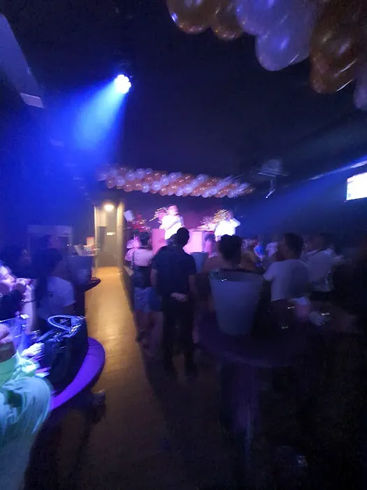 One Go Station Bar & Cafe (Borneo) Picture 7