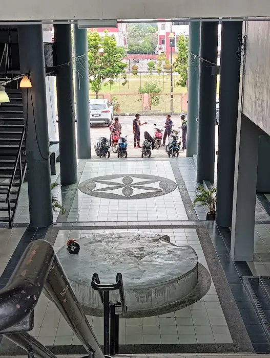 D'Anjung Avenue Picture 6