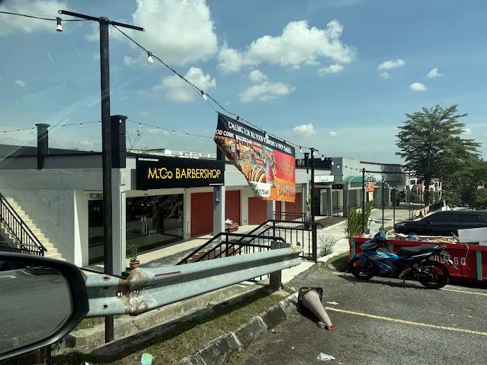 D'Anjung Avenue Picture 5