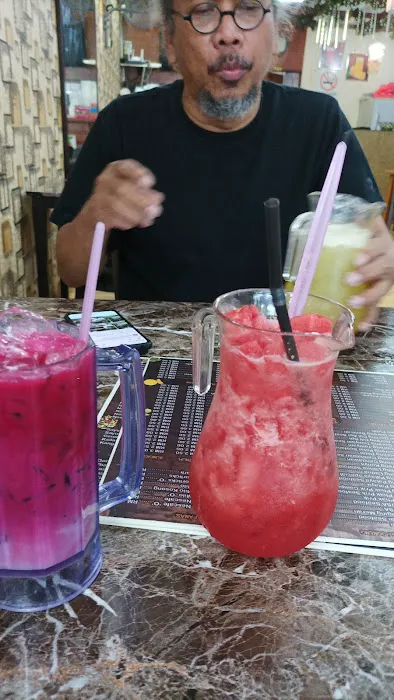 Hanie's Cafe Picture 7