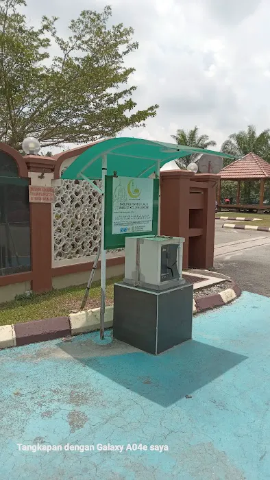 Al-Falah Mosque, Jenjarom Town Picture 5