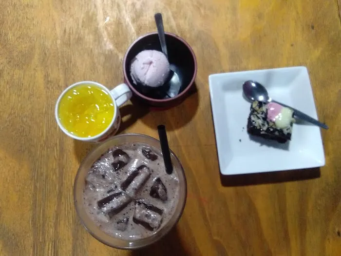 Callista Cafe & Bakery Picture 5