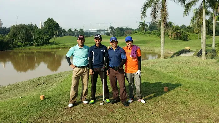 Guthrie Golf Academy Pitch & Putt Course Picture 2