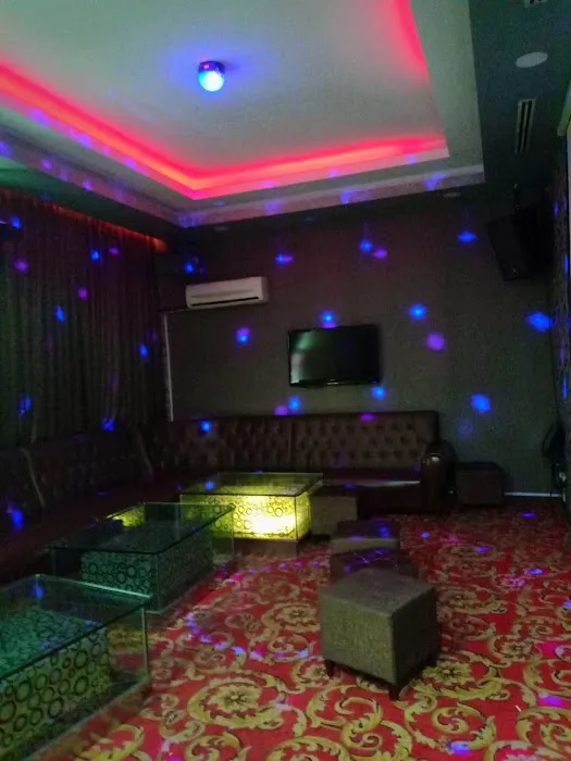 TS ONE KTV & BISTRO Picture 6