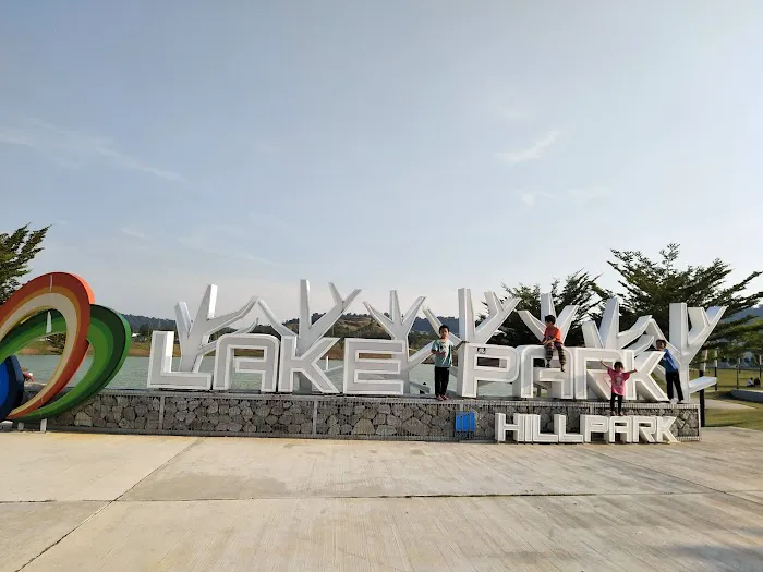 Lake Park Hillpark Picture 7
