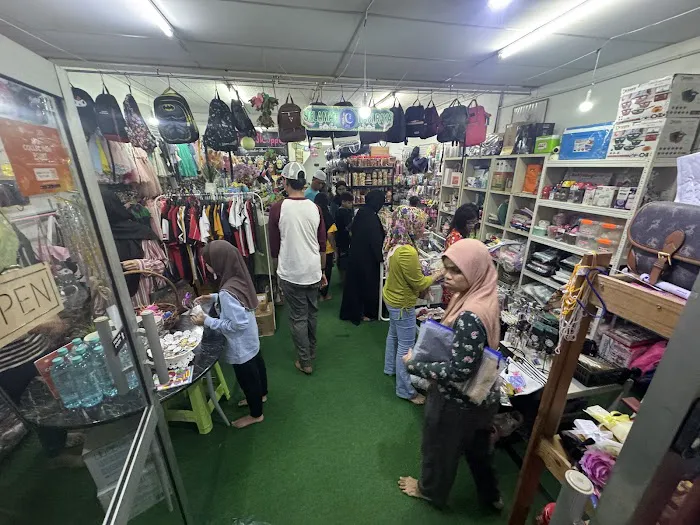 Gorjeshoppe Vendor Butik (SPX Collection Point) Picture 3