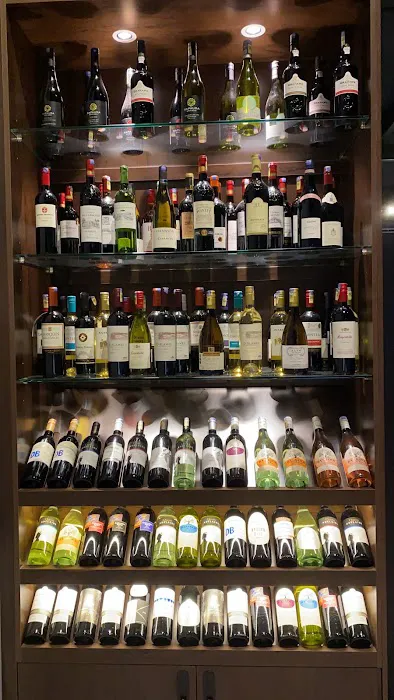 NaaNee Neighbourhood Bar and Cellar Picture 9