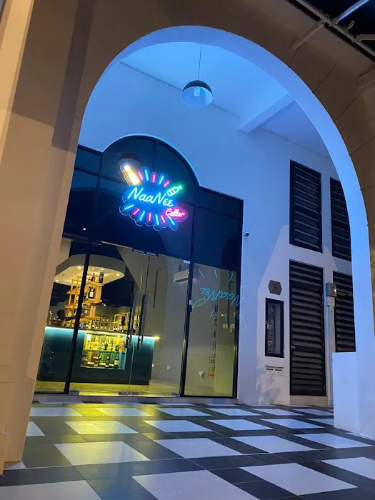 NaaNee Neighbourhood Bar and Cellar Picture 5