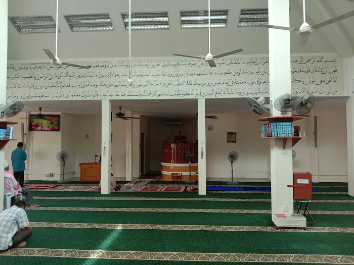 Surau Al-Ma'arif Al-Islamiah Picture 5