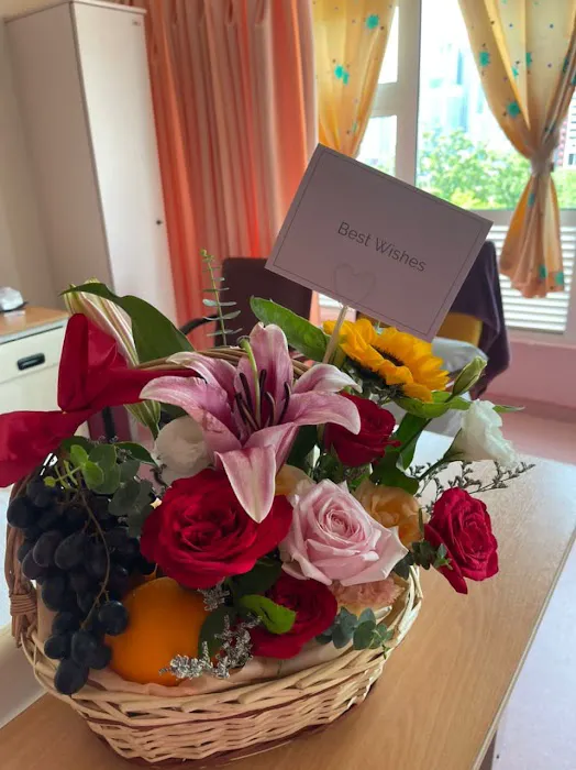 Giffy & Co (Gifts & Flowers) Picture 2