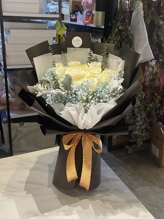 Giffy & Co (Gifts & Flowers) Picture 1