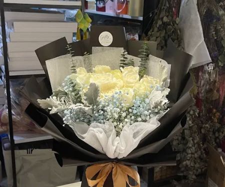 Giffy & Co (Gifts & Flowers)