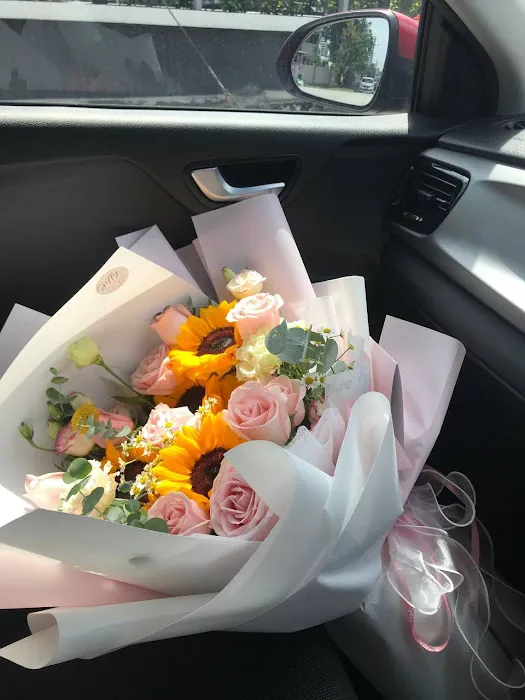 Giffy & Co (Gifts & Flowers) Picture 7
