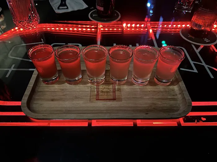 Cage 13 Bar & Lounge Picture 7