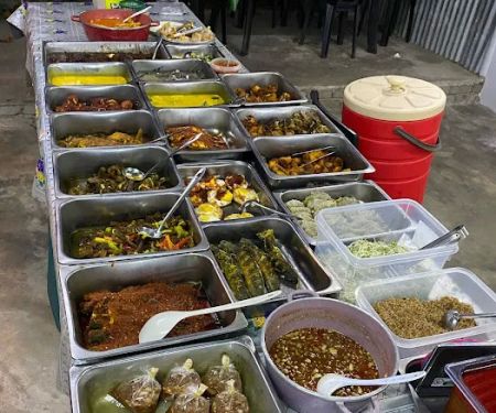 Kedai Makan Kak Long
