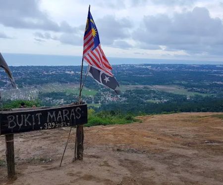 Puncak Bukit Maras