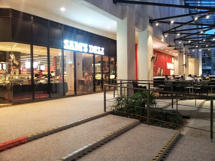 Strand Mall Picture 2