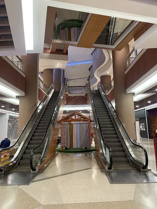 Strand Mall Picture 10