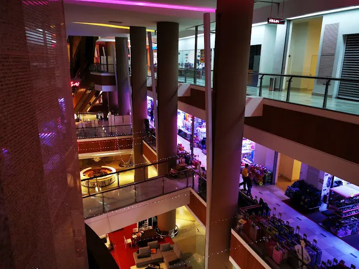 Strand Mall Picture 7