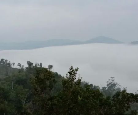 Puncak Gunung Pupuk