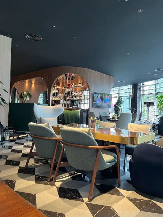 The Botanist Lounge & Bar Picture 4