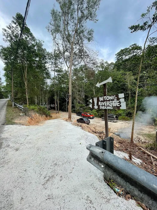 Betong Riverside Campsite Picture 6