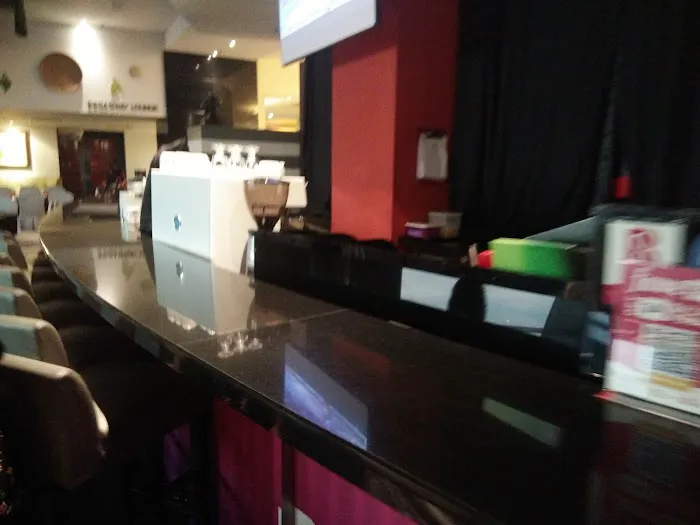 Broadway Lounge Picture 7
