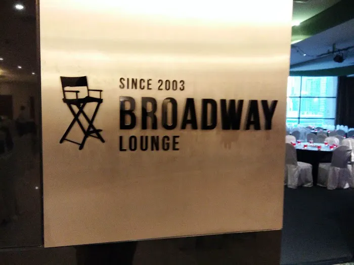 Broadway Lounge Picture 5