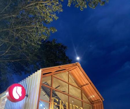 Ekues Cabin Cafe