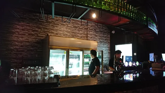 Lov3 Bar & Bistro Picture 7