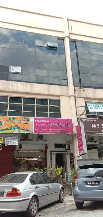 Jasmine Florist & Craft Picture 2