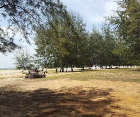 Pantai Teluk Ketapang