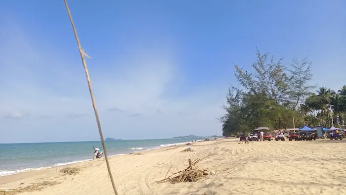 Pantai Teluk Ketapang Picture 3