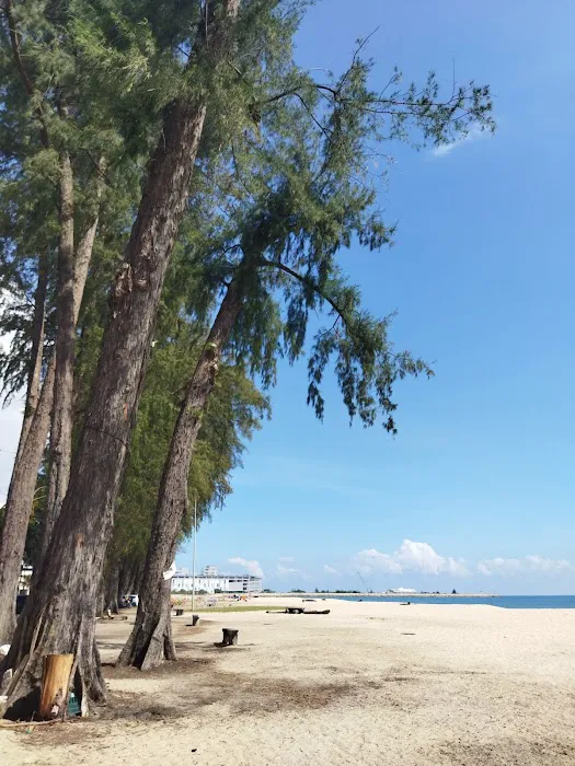 Pantai Batu Buruk Picture 2