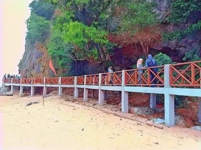 Laluan Berjalan Kaki Pesisir Pantai Bukit Keluang Picture 3