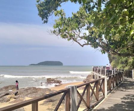 Laluan Berjalan Kaki Pesisir Pantai Bukit Keluang