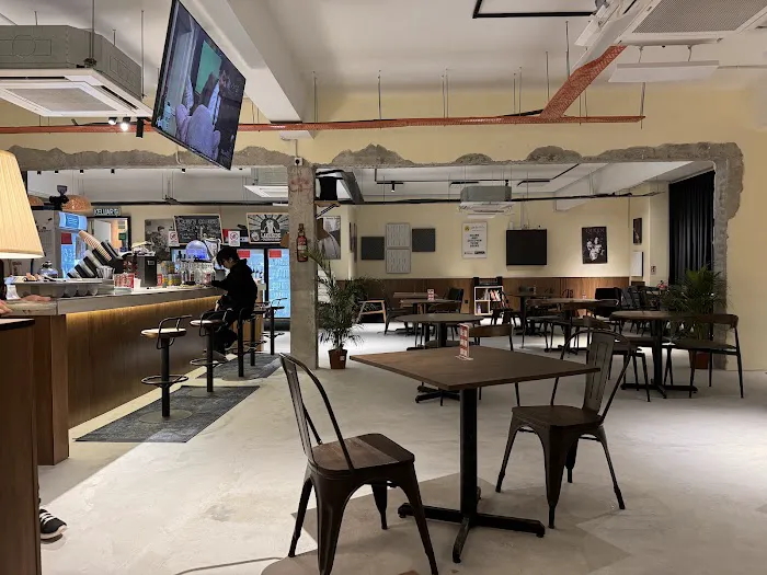 Lakeside Tavern & Bar Picture 2