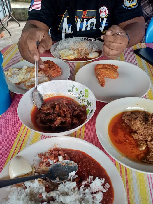 Nasi Lemak Encik Hafiz (kak chik) Picture 9