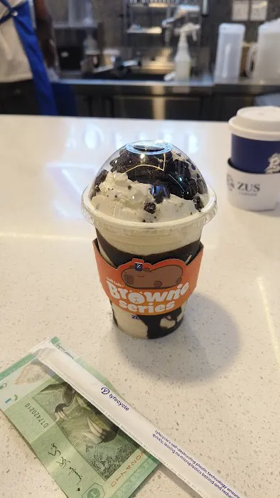 ZUS Coffee - Plaza Low Yat Picture 7