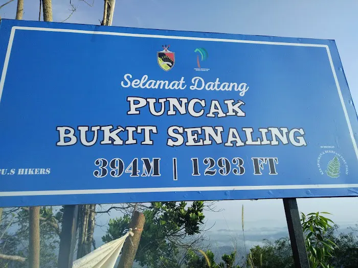 Start Point Bukit Senaling Hiking Trail Picture 1