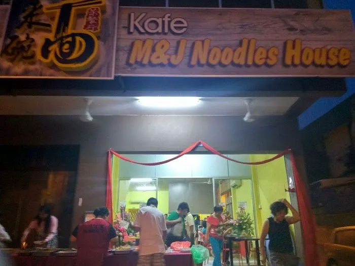来碗面茶餐厅 M&J Cafe Picture 8
