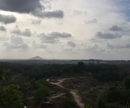 Kaki bukit gua kambing