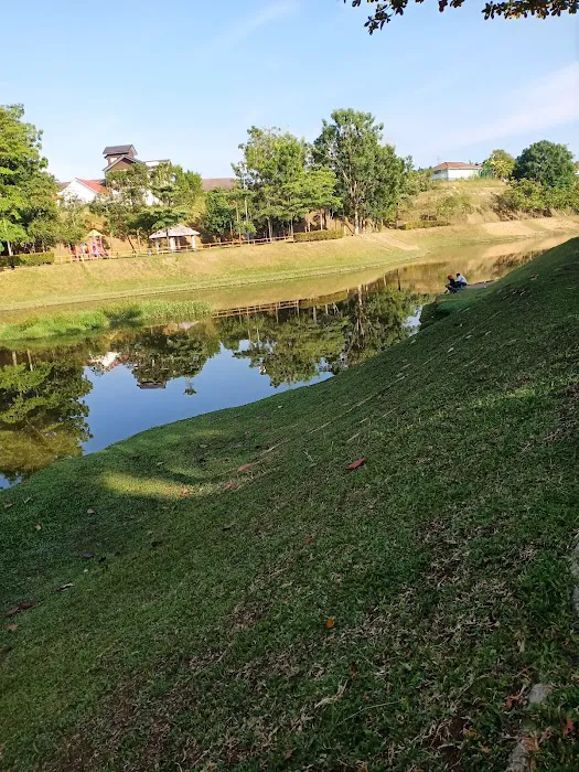 Kolam Pondok Polis Nilai Impian Picture 4