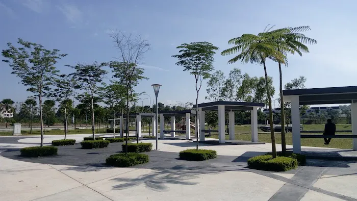 Taman Tasik Ujana Nilai Impian Picture 1