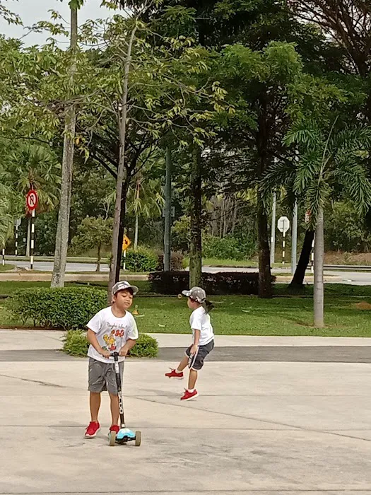 Taman Tasik Ujana Nilai Impian Picture 4