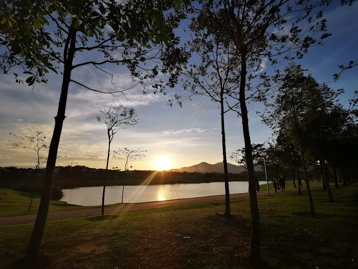 Taman Tasik Ujana Nilai Impian Picture 3