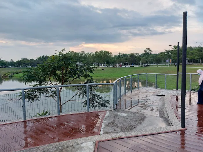 Taman Tasik Ujana Nilai Impian Picture 8
