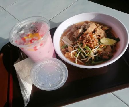 Mee celup Liz kitchen